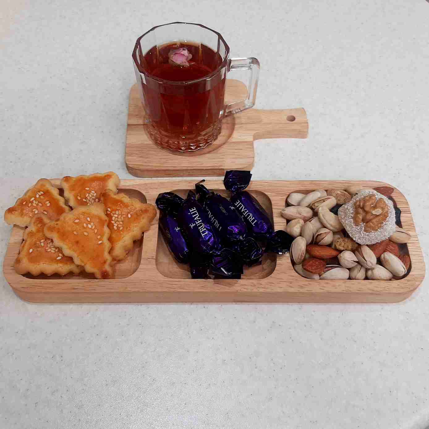 تصویر  اردور خوری چوبی مدل سه خانه
